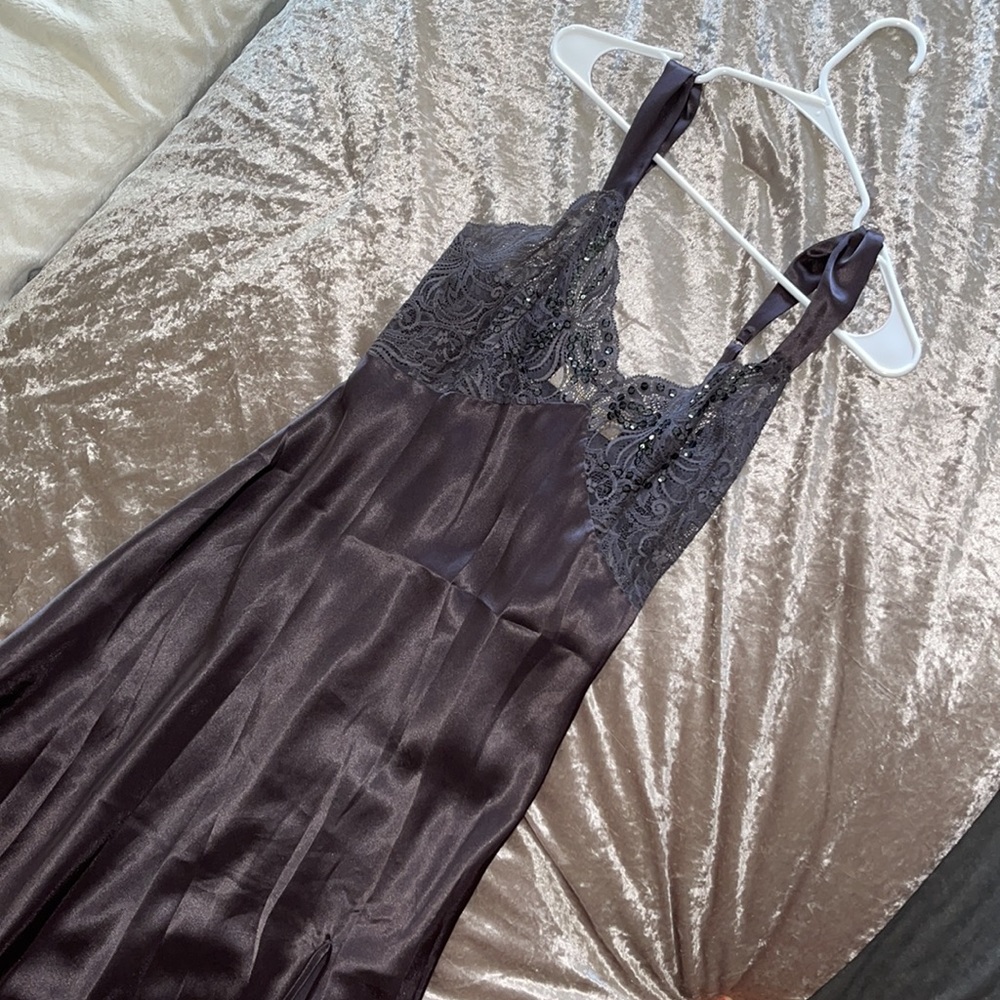 Victoria's Secret long gown, Size Medium sequin gray slate